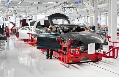 馬斯克公開反駁汽車工人聯合會 特斯拉工廠待遇優越，無需工會介入