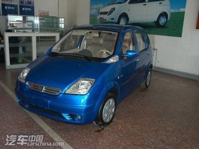 四款熱門(mén)小車(chē)大比拼 誰(shuí)是代步王者？